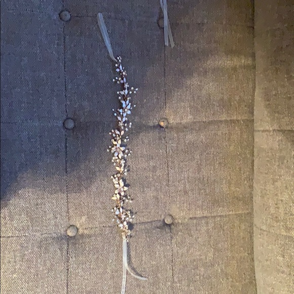 David’s Bridal Crystal Floral Wire Sash Rose Gold - Picture 3 of 3